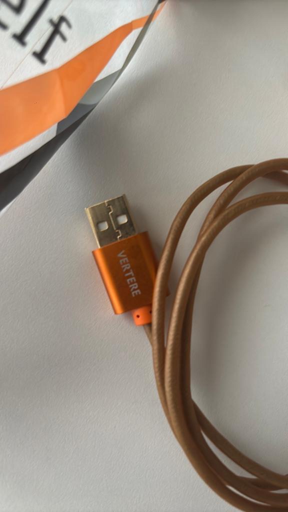 Vertere USB A naar micro-USB, Ophalen, Zo goed als nieuw