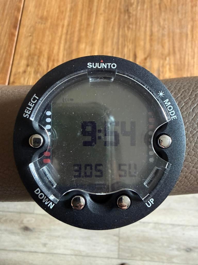 Ordinateur plongee suunto novo + protection + cable usb, Enlèvement ou Envoi, Comme neuf