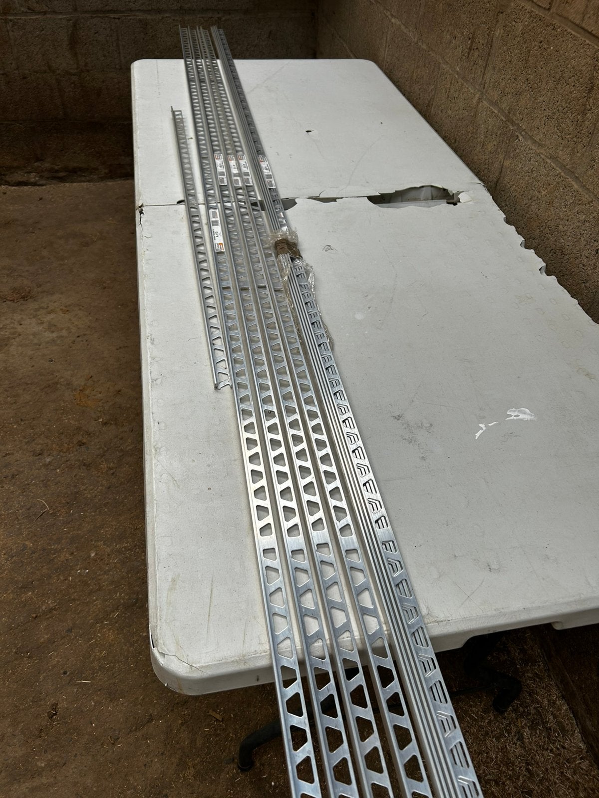8 profil carrelage aluminium d’angle Schluter Schiene A110, Bricolage & Construction, Métaux, Enlèvement, Comme neuf, Aluminium