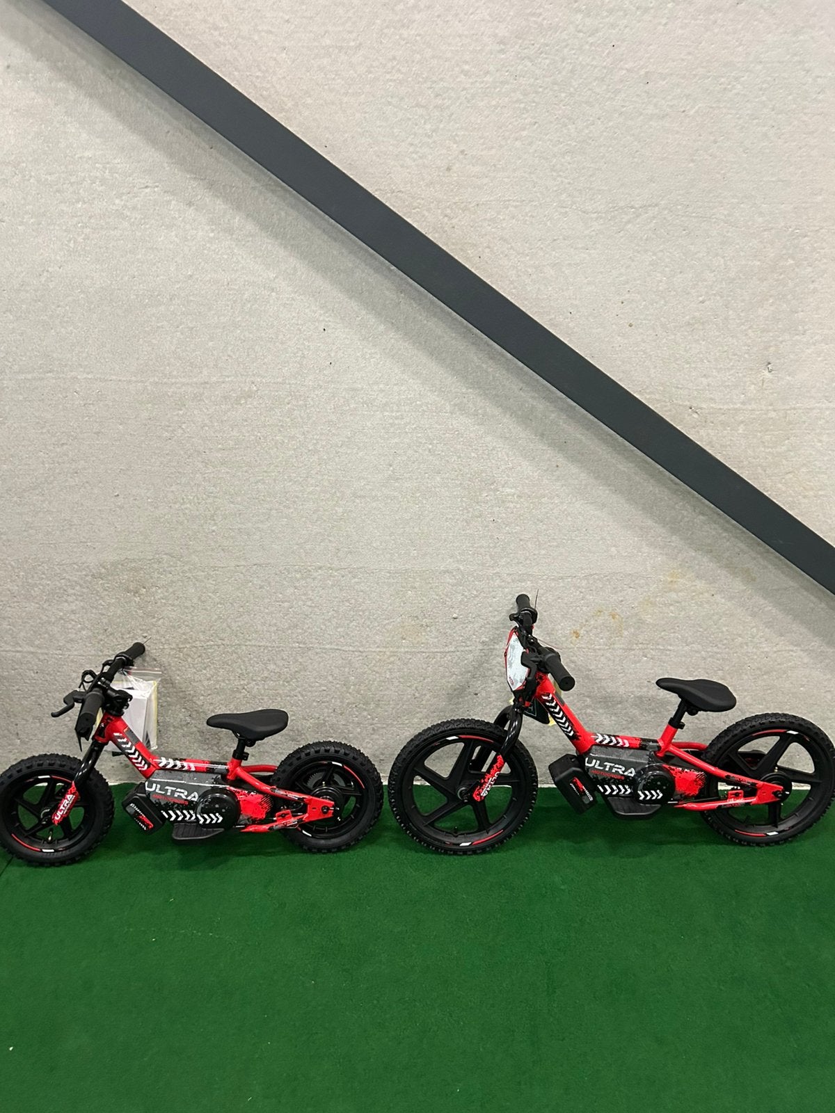 Nieuwe Ultra 12 inch electrische loopfietsen voor kinderen, Ophalen, Nieuw, Loopfiets