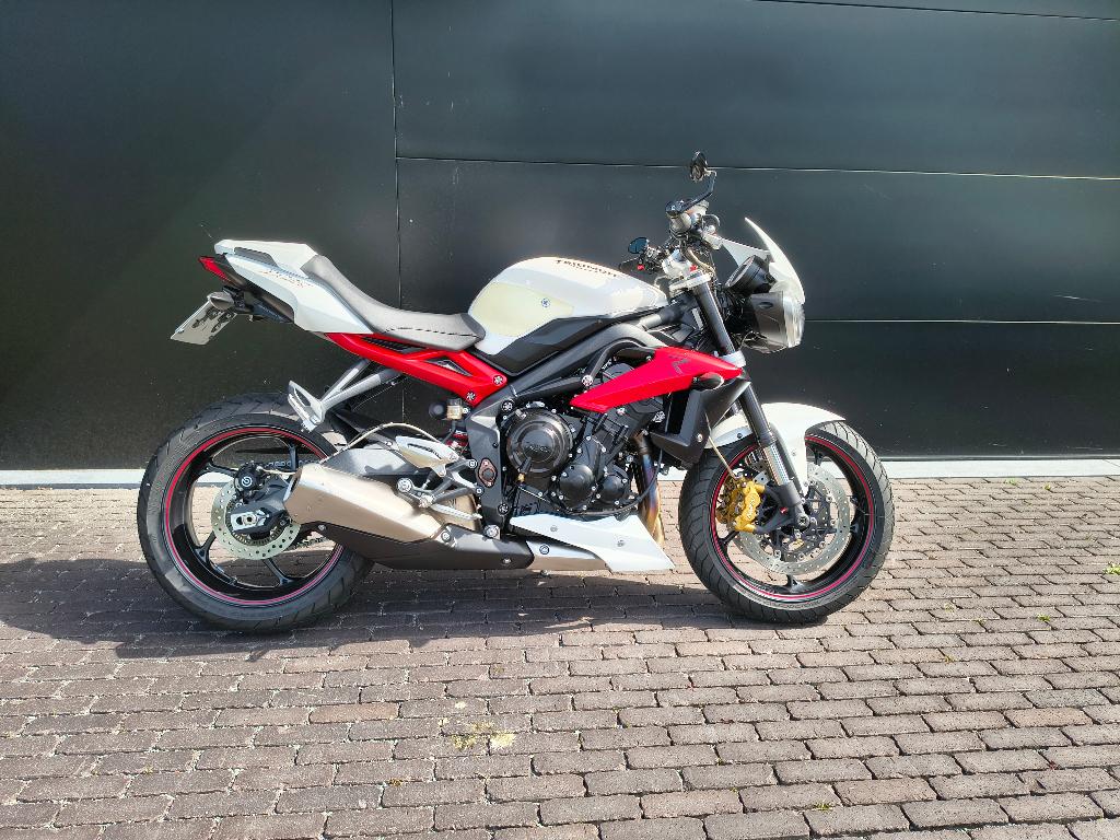 Triumph Street Triple 675 R (2016) - 12.500km - 1e eigenaar, Motoren, Motoren | Triumph, 675 cc, Motorrijbewijs A, Gebruikt, 3 cilinders