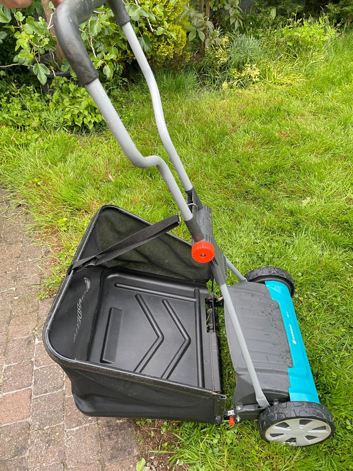 Gardena kooimesmaaier 400C, Kooimesmaaier, Ophalen, Zo goed als nieuw, Opvangbak