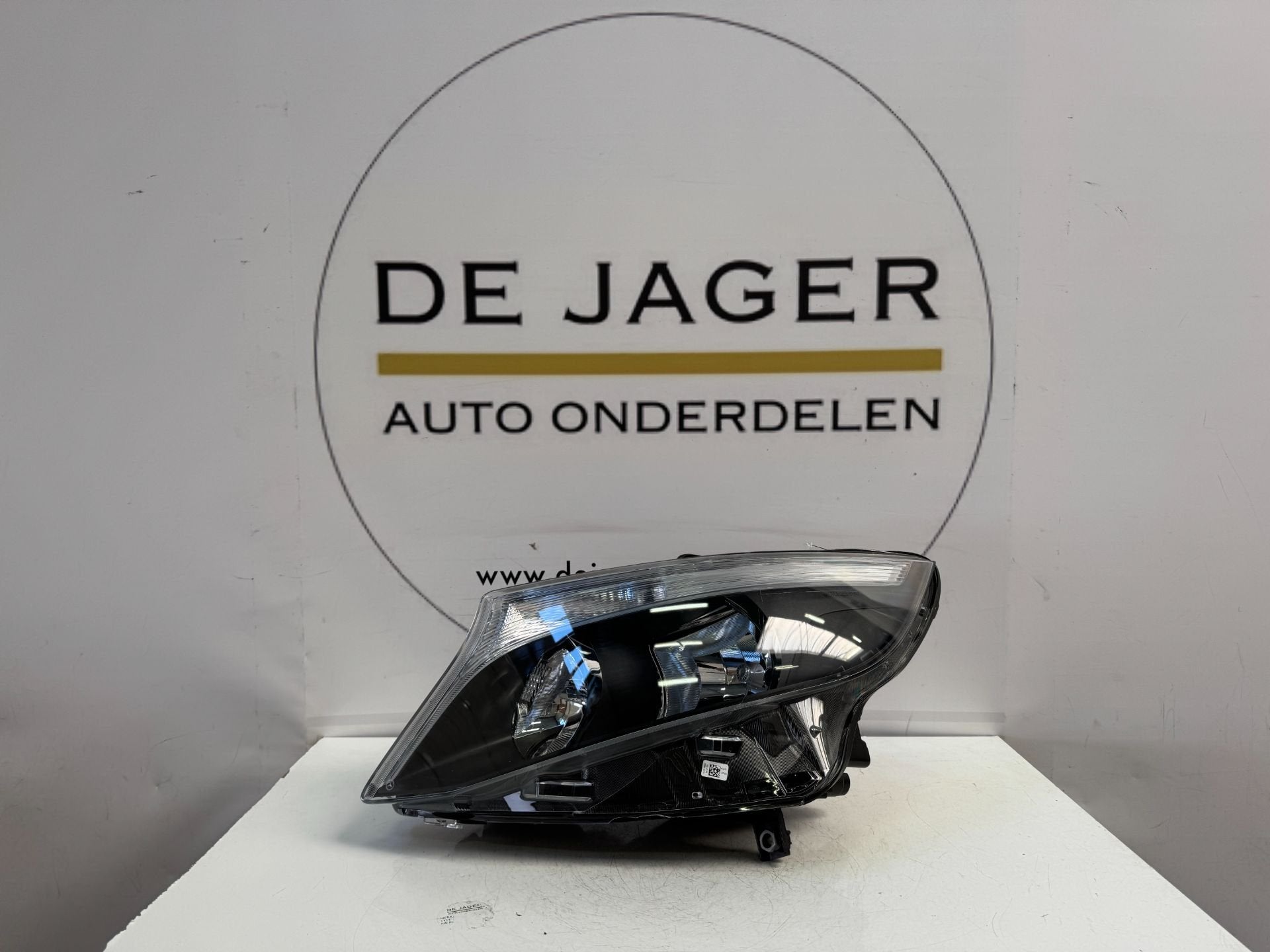 Phare avant gauche pour Mercedes W447 Vito avec halog ne res, Mercedes-Benz AG, Mercedes-Benz, Utilisé, Mercedesstrasse 120
70372  Stuttgart, DE