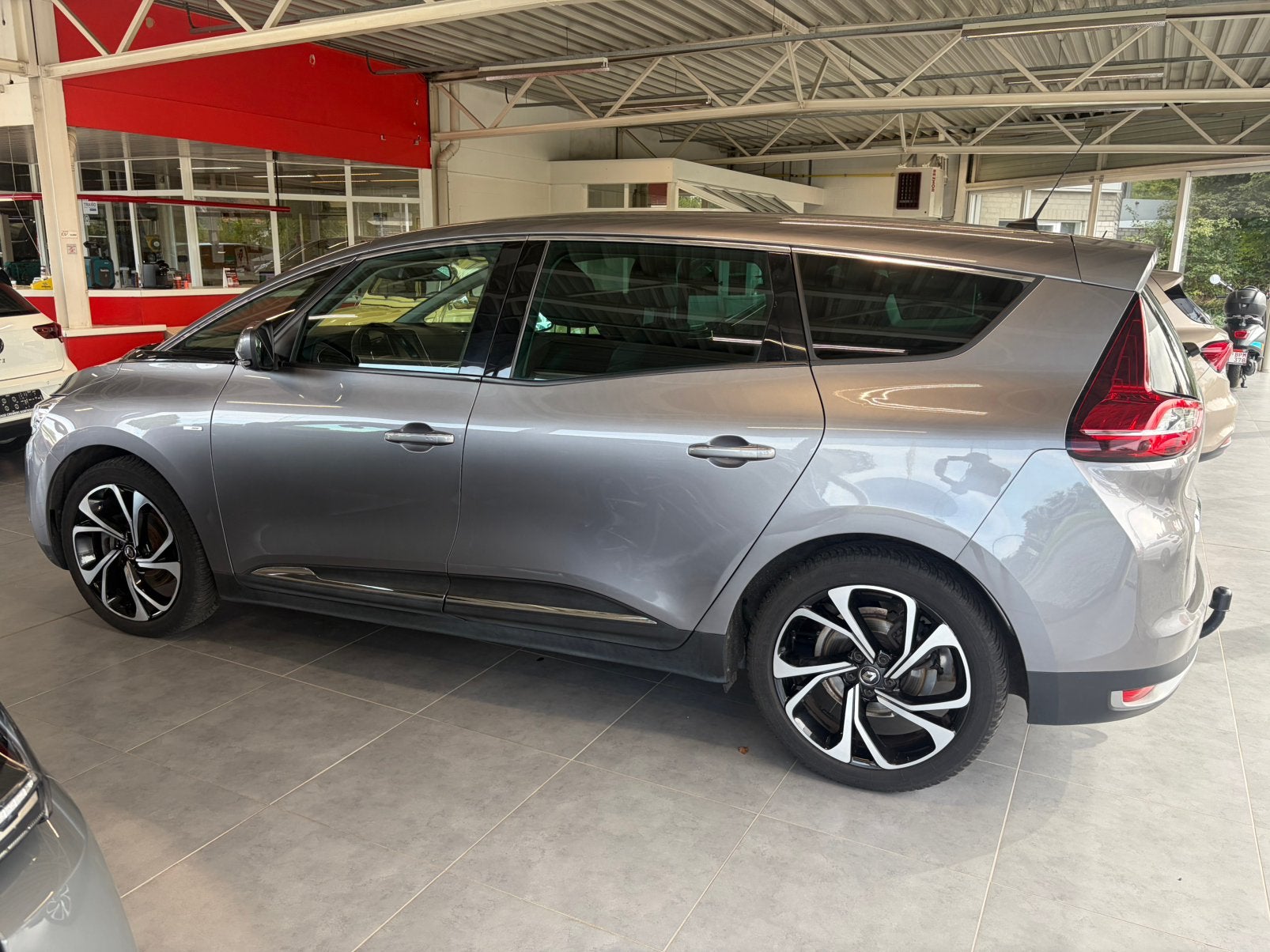 Renault Grand Scénic 1.3 TCe Bose – 7 plaatsen, Autos, Achat, Entreprise, Boîte manuelle, 5 portes