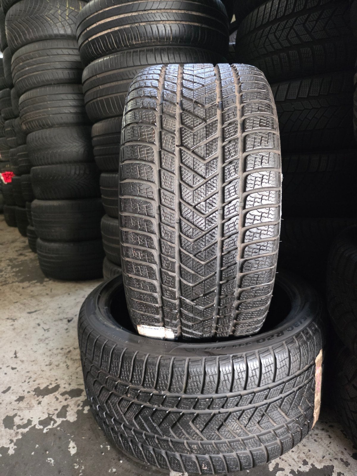 285 30 20 pirelli avec montage et équilibrage, Enlèvement