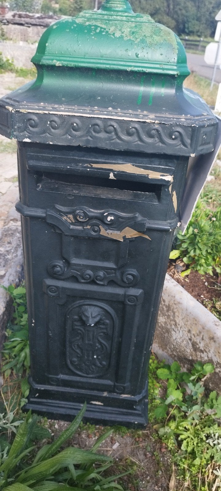 boite aux lettres, Enlèvement, Utilisé, Béton, Sur pied