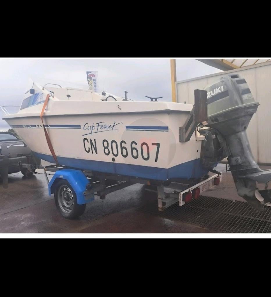 Echange ou vend Bateau 6 personnes cabine 50cv  remorque