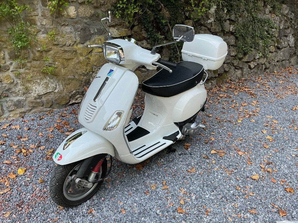 Vespa S125 blanche - année 2008 -2740km au compteur, 125 cm³, Vespa S, Comme neuf, Classe B (45 km/h)
