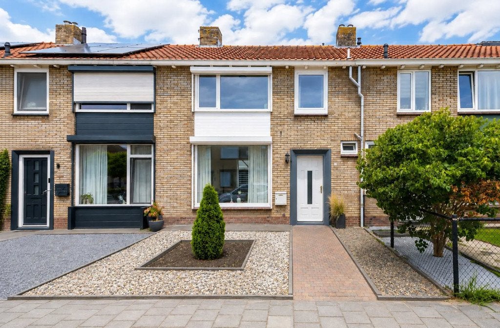 Instapklare tussenwoning in Terneuzen, Immo, Maisons à vendre, Maison 2 façades, Terneuzen, Province de Flandre-Orientale, 4 pièces