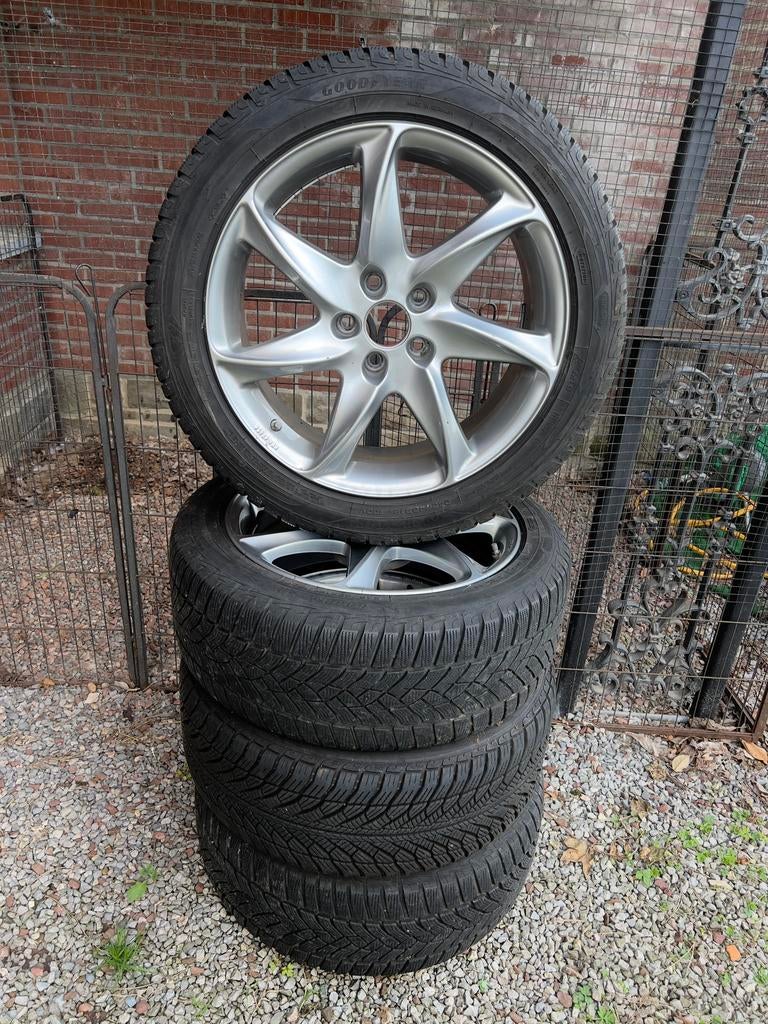 MERCEDE E KLAAS VELGEN EN BANDEN 245 45 18 BIJNA NIEUW, Auto-onderdelen, Banden en Velgen, Ophalen, 18 inch, Banden en Velgen