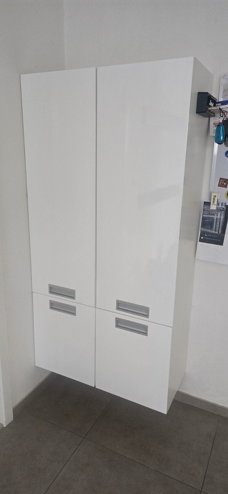 2x hangkast. Hoogglans wit, Huis en Inrichting, Badkamer | Badkamermeubels, Ophalen, (Half)hoge kast, 50 tot 100 cm, 150 tot 200 cm