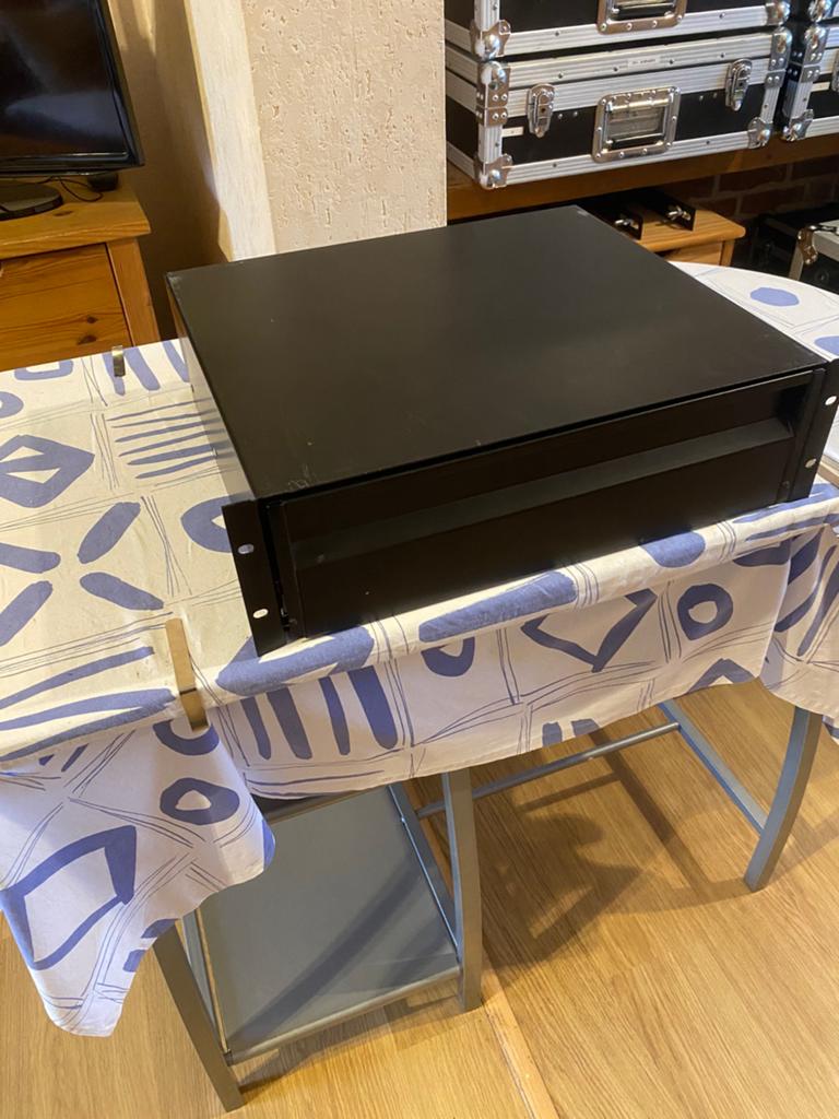 Racklade 19 inch 3 u, Muziek en Instrumenten, Behuizingen en Koffers, Ophalen, Zo goed als nieuw