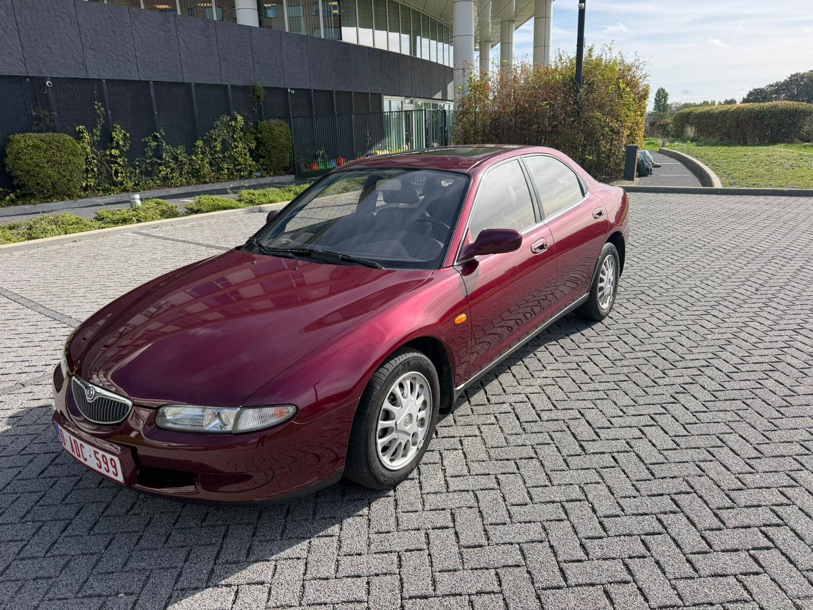 Mazda xedos 6 2.5l V6 volledige opties, Auto's, Voorwielaandrijving, Zwart, 2496 cc, Leder
