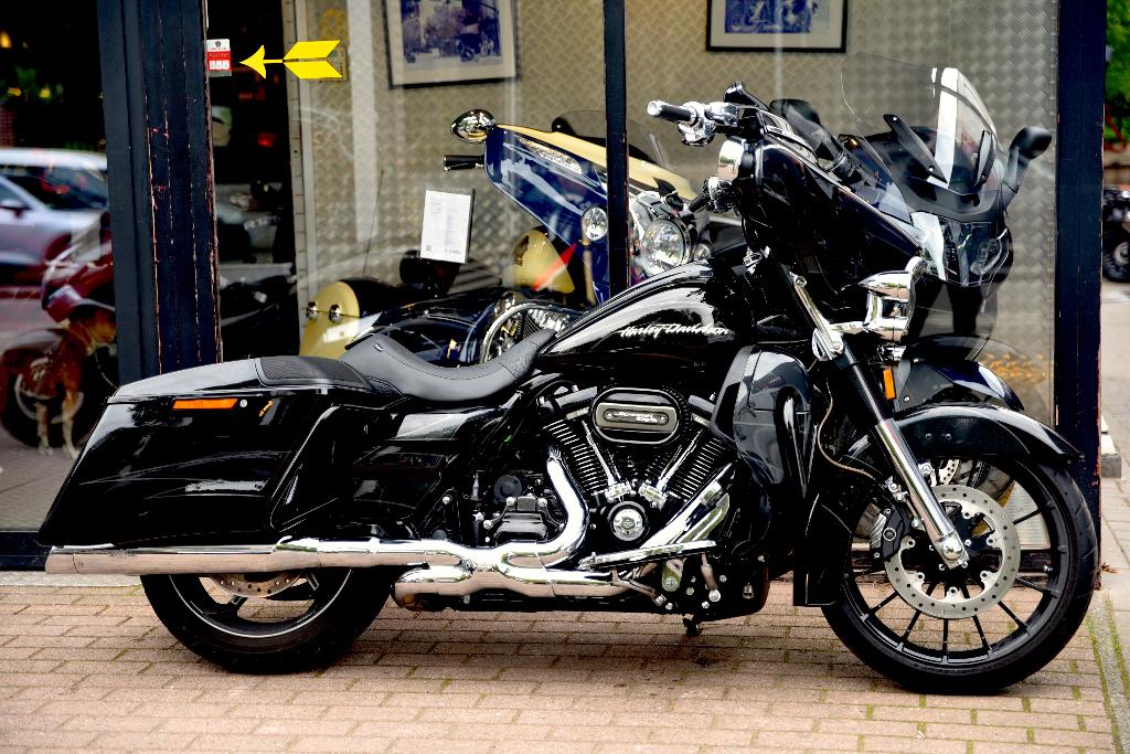 HARLEY DAVIDSON 114 STREET GLIDE CVO ***MOTOVERTE.BE***, Entreprise, Occasion, 1868 cm³, Chopper