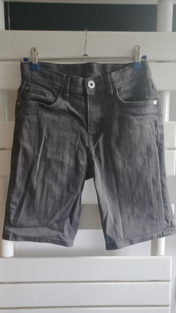slim fit short maat 152, Enfants & Bébés, Vêtements enfant | Taille 152, Pantalon, Garçon, Enlèvement ou Envoi, H&M