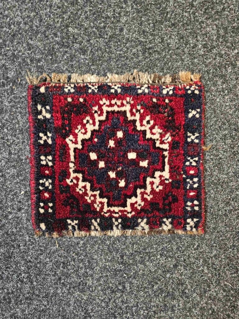Klein oosters tapijt 31/27 cm, Ophalen of Verzenden, Gebruikt, Meerkleurig, Oosters