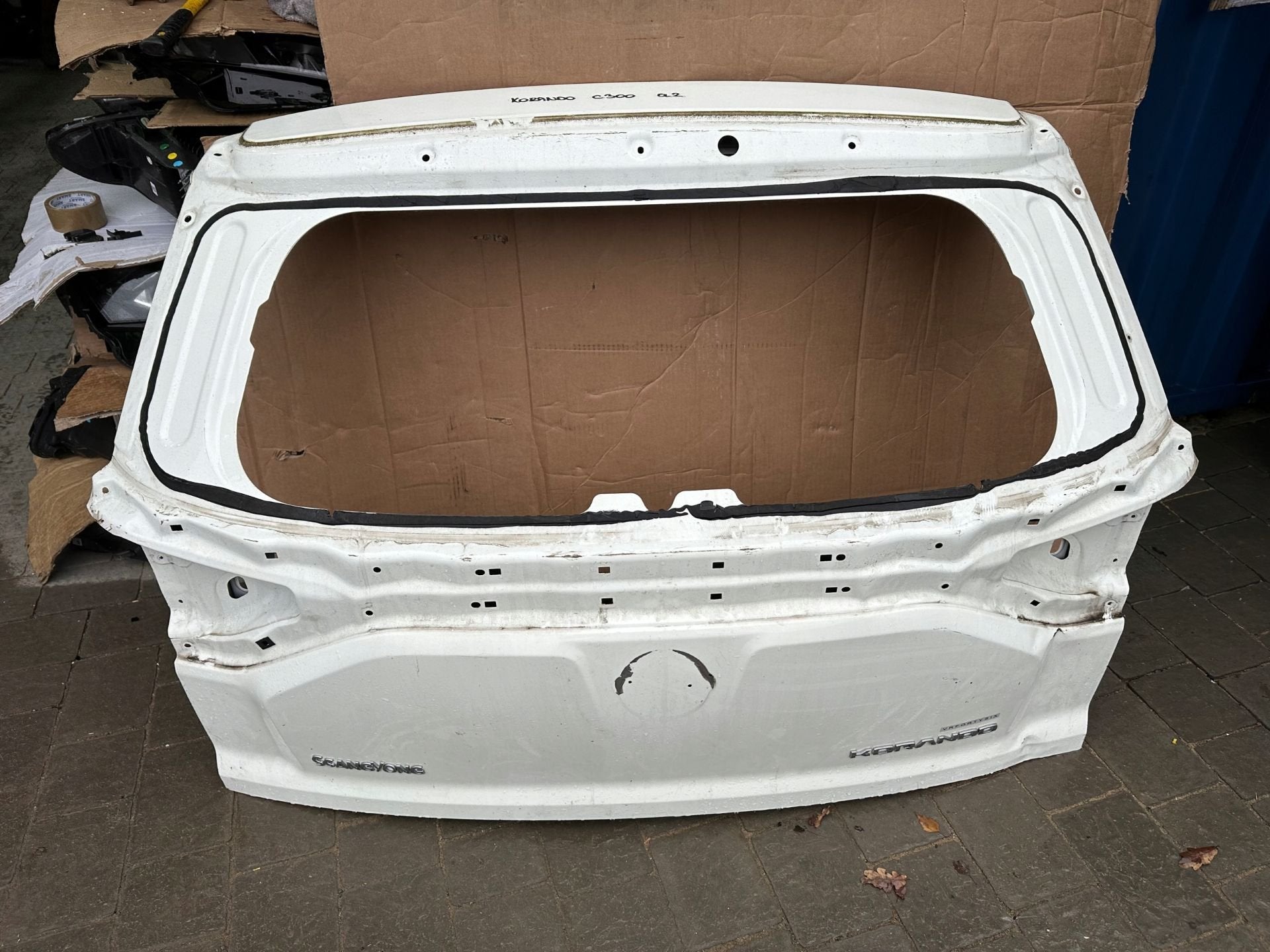 SsangYong Korando C300 IV Achterklep 19, Gebruikt, Info@kg-mobility.com, Deur, KG Mobility Corporation