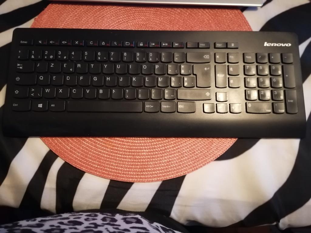 Toetsen bord op batterij, Computers en Software, Ophalen, Zo goed als nieuw, Draadloos