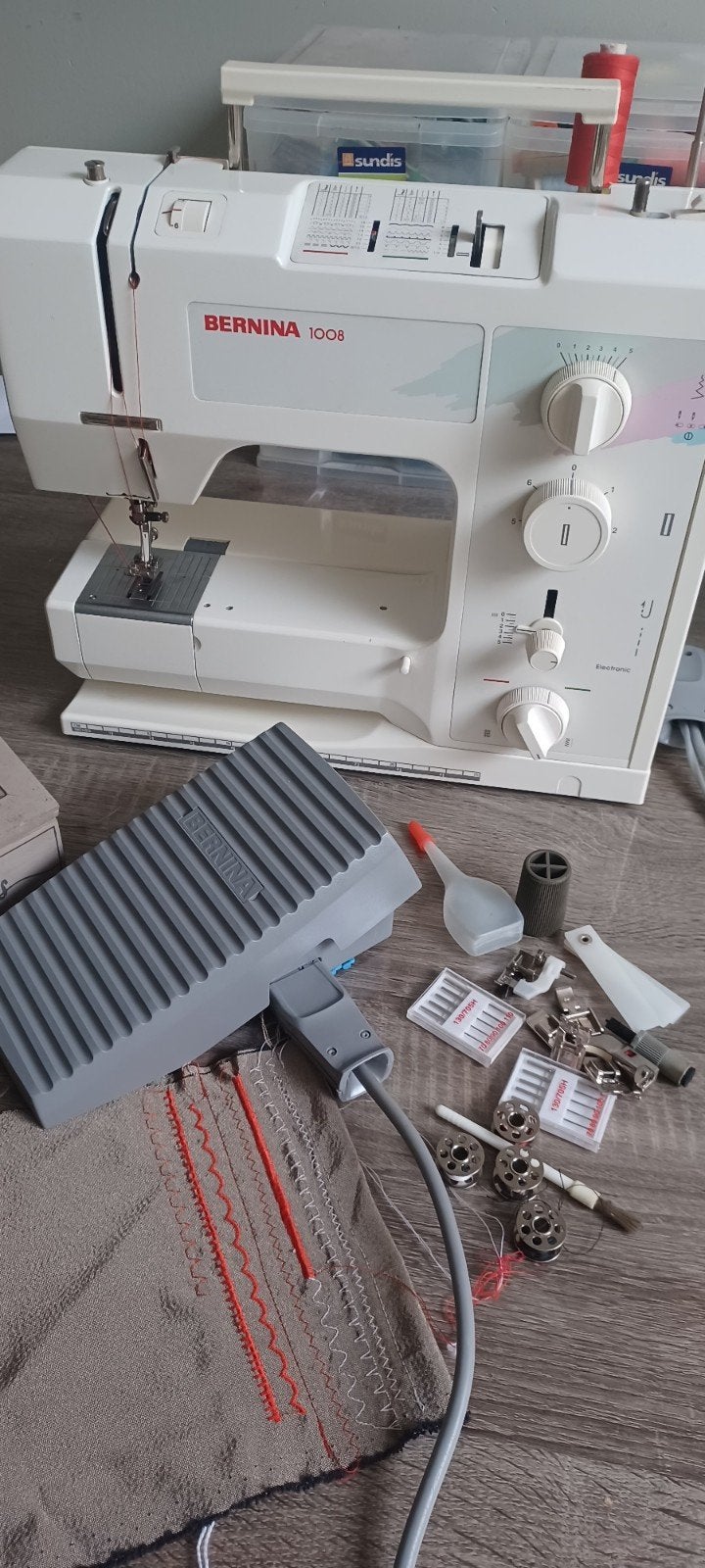 machine à coudre bernina 1008, Enlèvement ou Envoi, Comme neuf, Machine à coudre, Bernina