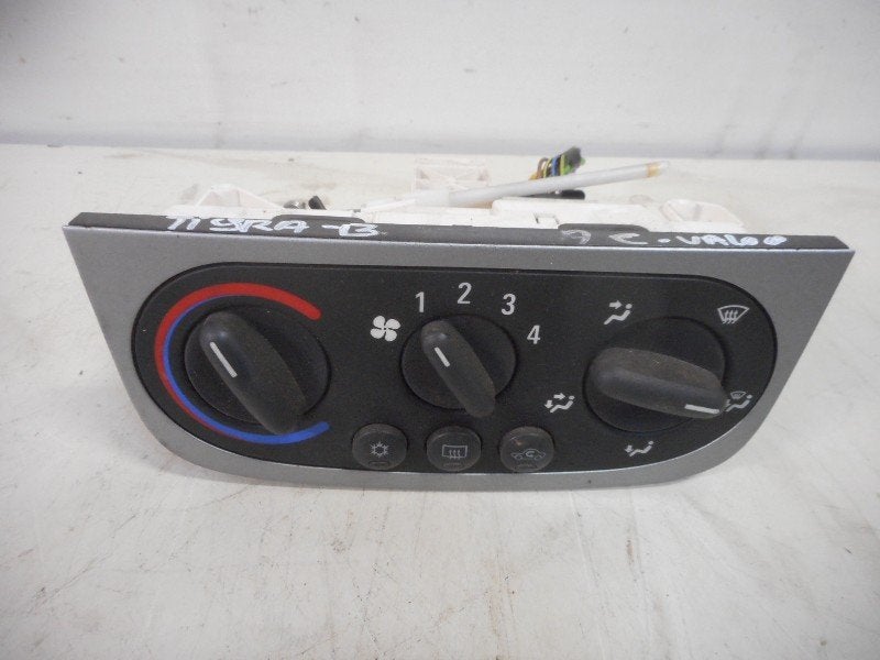 PANNEAU DE COMMANDE CLIMATISATION Opel Tigra Twin Top, Opel, Opel Automobile GmbH, Utilisé, Kontakt-opel@opel.com
