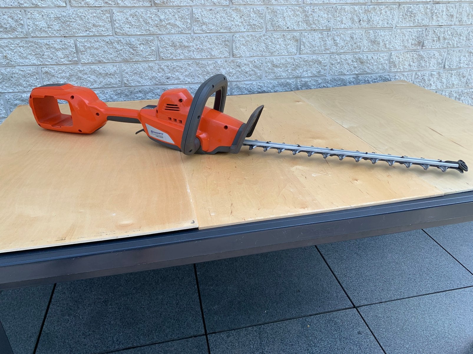 Husqvarna taille haie 136 LiHD50, Enlèvement, Utilisé, Batterie