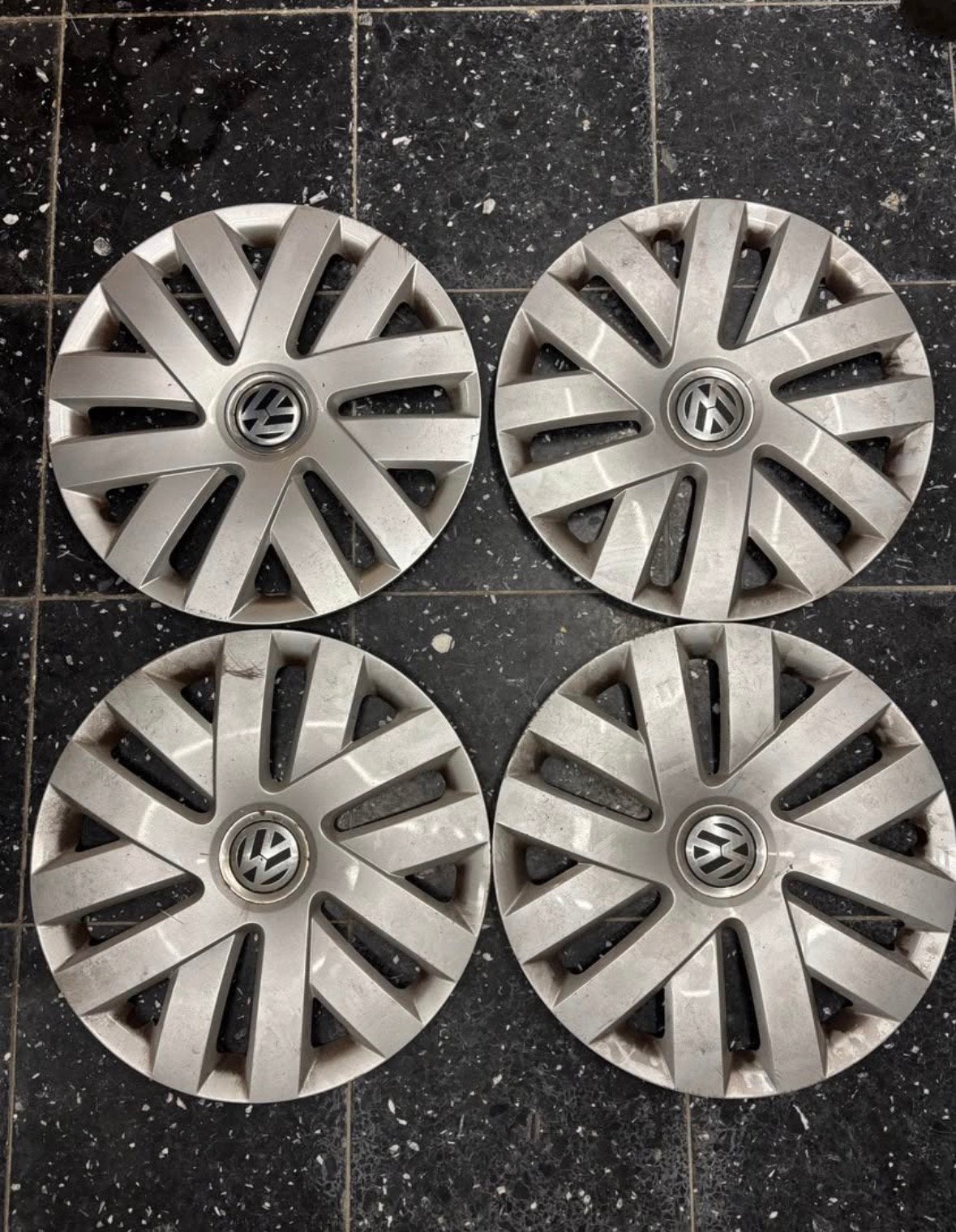 4 x Enjoliveurs / Wieldoppen Volkswagen – 15“, Auto diversen, Wieldoppen, Gebruikt, Ophalen
