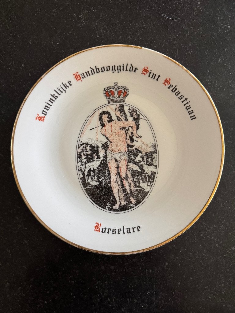 Naniot Gildebord Schuttersbord Sint Sebastiaan Roeselare, Ophalen, Zo goed als nieuw, Porselein, Bord of Schaal