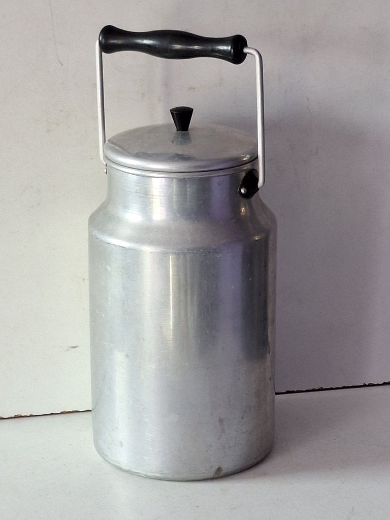 Jolie ancienne cruche à lait en aluminium bon état, Antiek en Kunst, Ophalen of Verzenden
