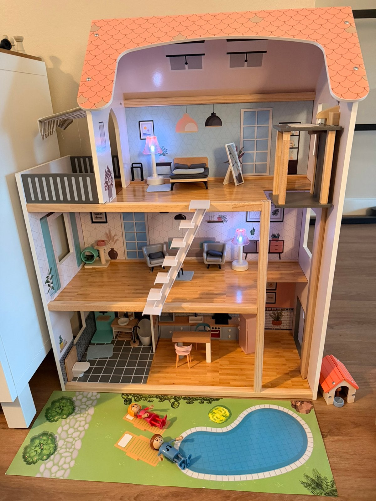 Poppenhuis, Kinderen en Baby's, Speelgoed | Poppenhuizen, Ophalen, Zo goed als nieuw, Poppenhuis