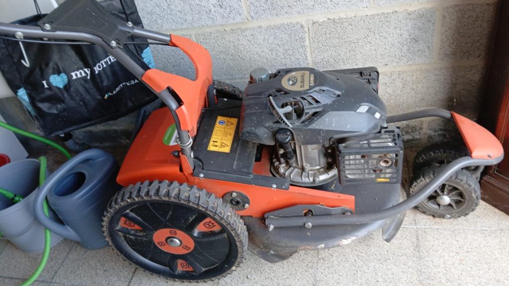 Grasmaaier Husqvarna, Ophalen, Gebruikt, 50 cm of meer, Benzine-grasmaaier