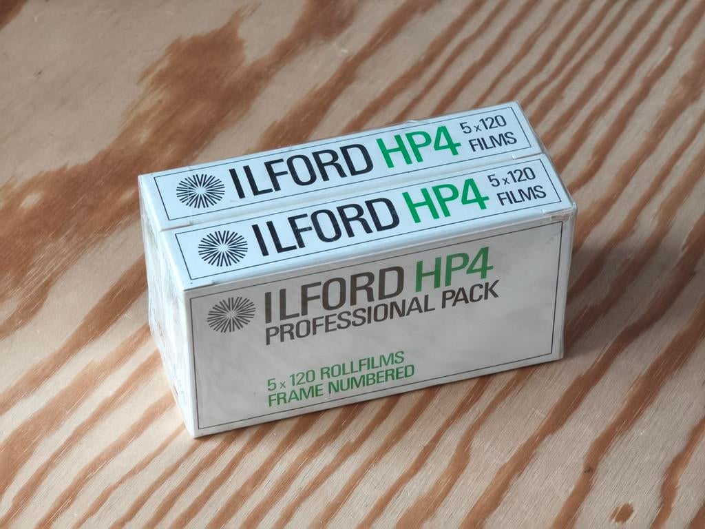[Neuf] x10 pellicules Ilford HP4 120 argentique noir blanc, Enlèvement ou Envoi, Neuf