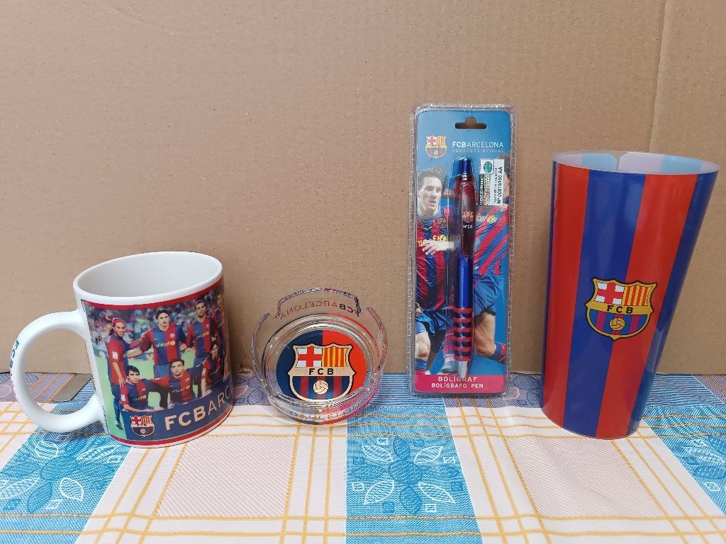 FC Barcelona Voetbal - Asbak - Tas - Mok - Beker - Spanje, Ophalen of Verzenden, Zo goed als nieuw