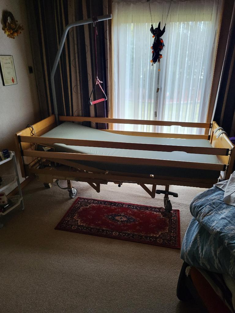Ziekenhuisbed, Diversen, Verpleegmiddelen, Zo goed als nieuw, Ophalen