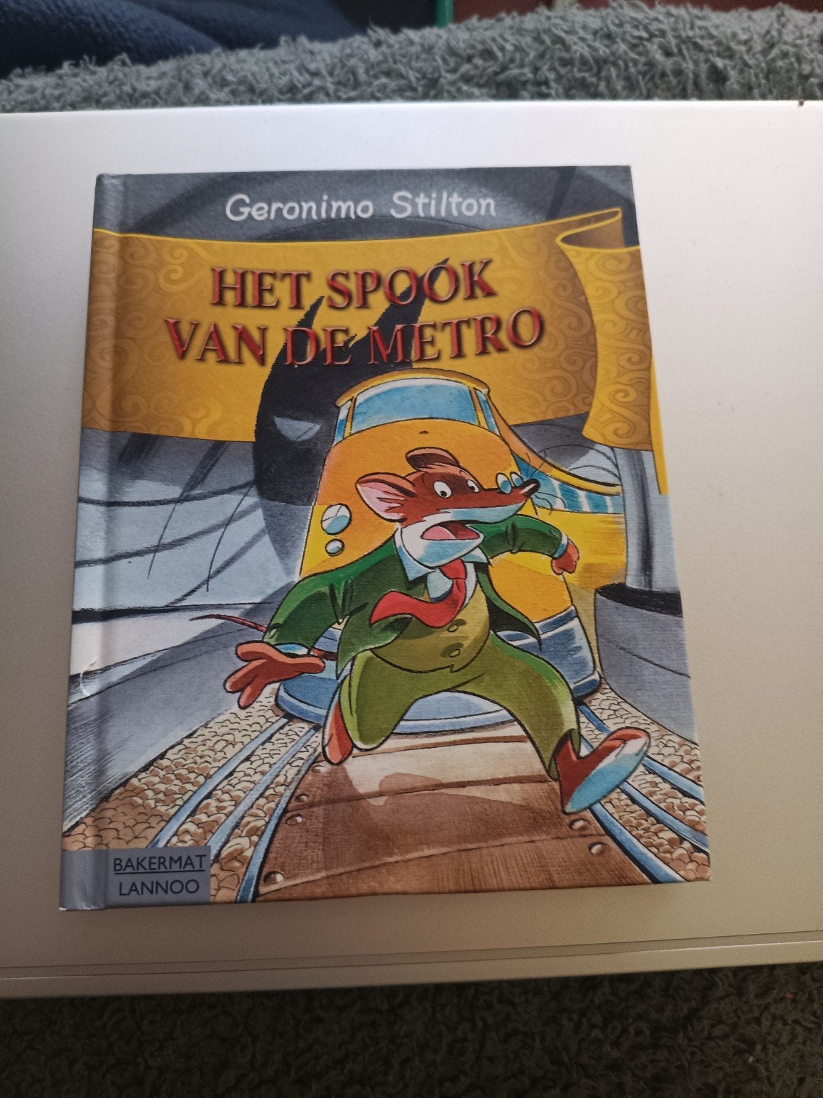 Geronimo Stilton - Het spook van de Metro, Enlèvement ou Envoi, Geronimo Stilton
