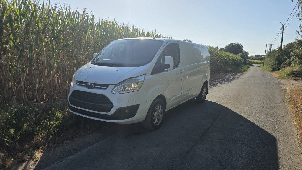 Ford Transit Custom L2H1 2.2 TDCi, Auto's, Bestelwagens en Lichte vracht, Voorwielaandrijving, Euro 5, Zwart, 4 cilinders
