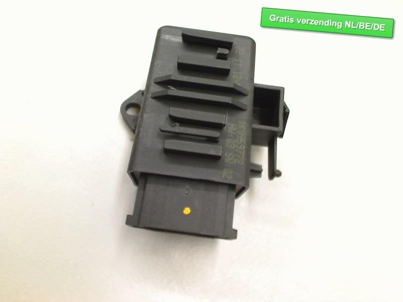 STOELVERWARMING SCHAKELAAR Passat Variant (365) (1K0959772), Gebruikt, Volkswagen, Volkswagen AG, Kundenbetreuung@volkswagen.de