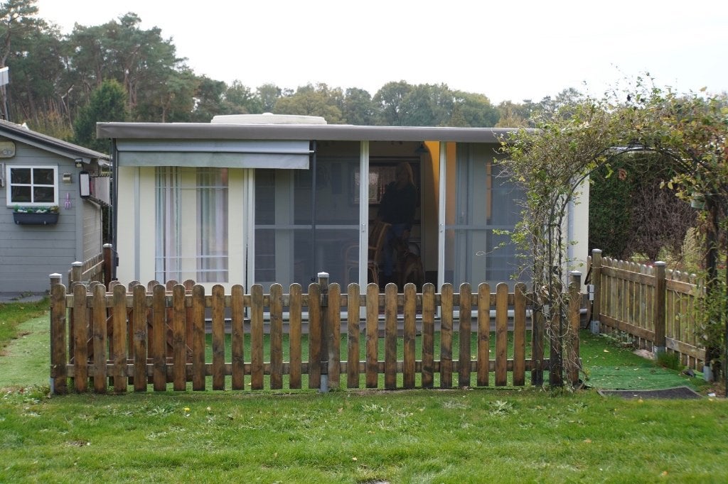 Caravan met voortent bij de Lembeekse bossen, Caravans en Kamperen, Particulier