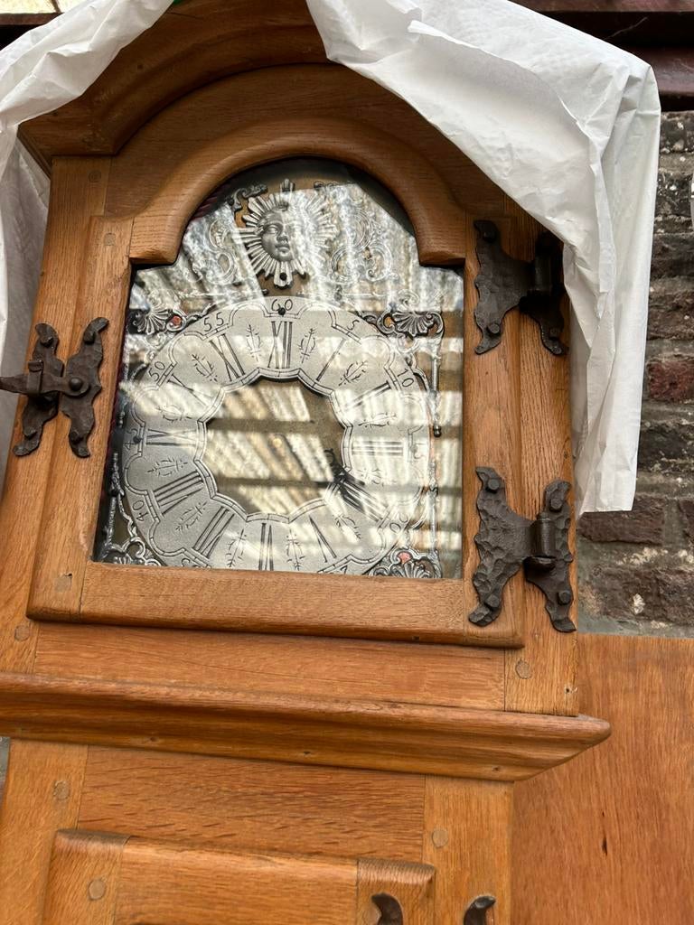 Ancienne horloge, Enlèvement