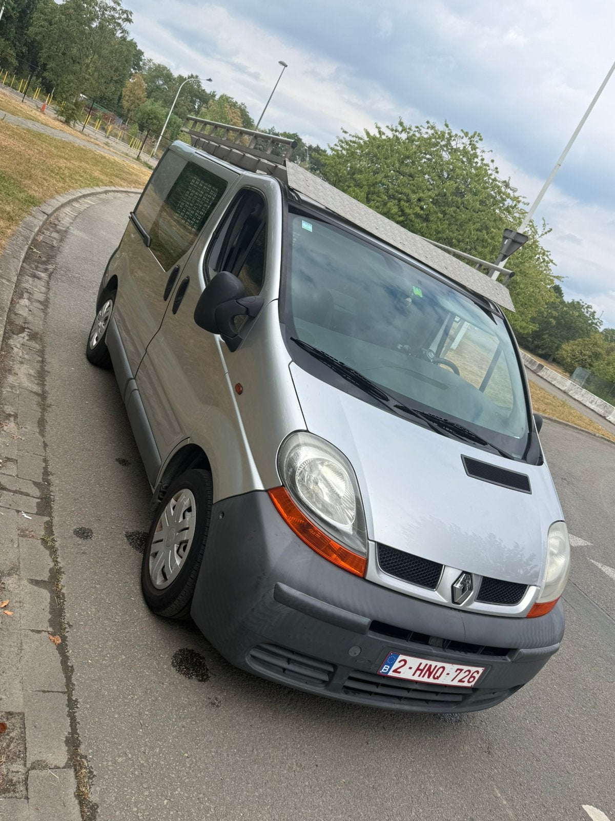 Renault trafic 19 dci bj 2006 155300km, Autos, 100 kW, Argent ou Gris, Achat, 3 places