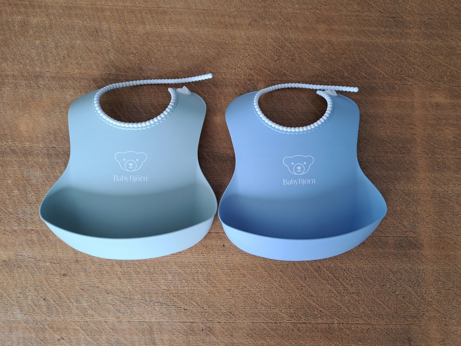 2 Slabbetjes babybjorn, Enfants & Bébés, Aliments pour bébé & Accessoires, Enlèvement