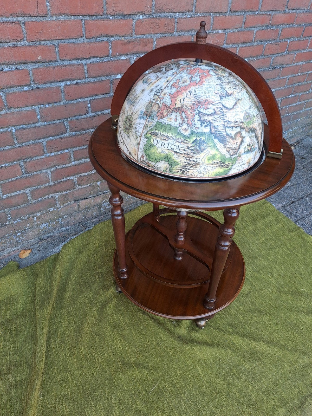 zoffoli globe bar