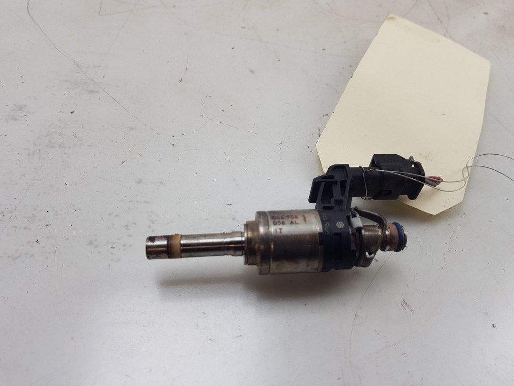 INJECTEUR Volkswagen Polo VI (AW1) (|04E906036AE|), Volkswagen, Volkswagen AG, Utilisé, Kundenbetreuung@volkswagen.de