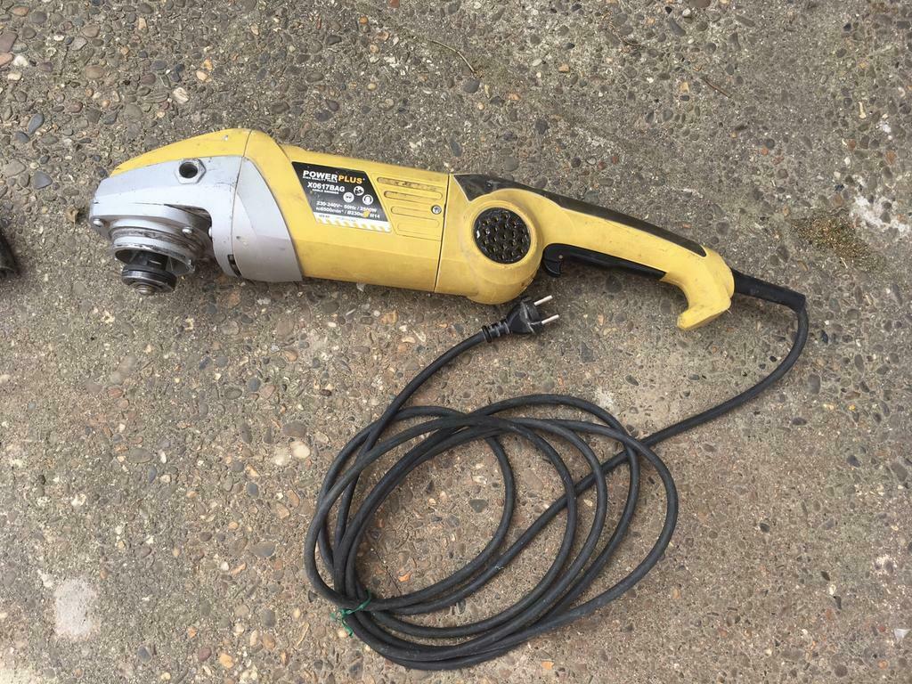 Powerplus POWX0617 haakse slijper 2500W 230mm, Doe-het-zelf en Bouw, Ophalen