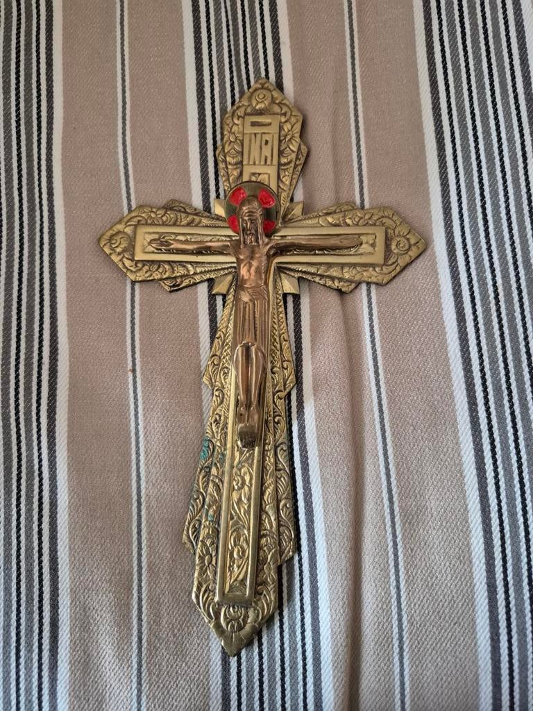 Koperen kruisbeeld., Antiek en Kunst, Antiek | Religieuze voorwerpen, Ophalen