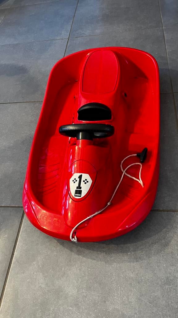 Luge enfant avec volant et frein, Enfants & Bébés, Jouets | Autre, Enlèvement, Comme neuf