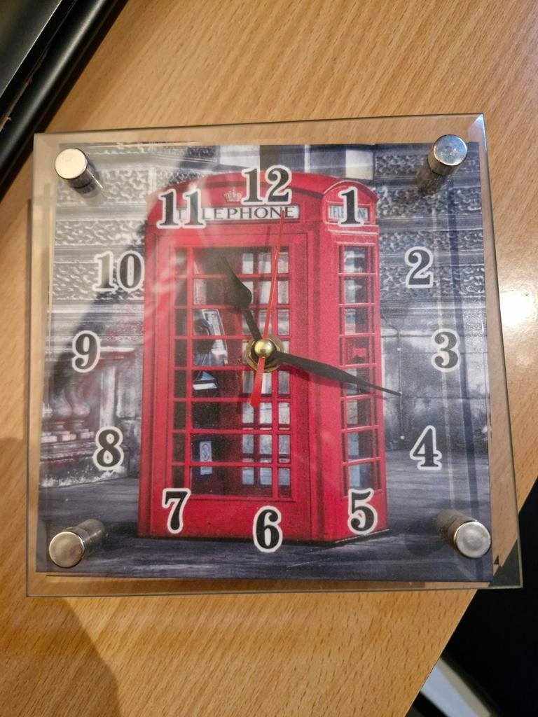 Horloge Londres cabine téléphonique rouge, Enlèvement ou Envoi, Comme neuf, Analogique, Horloge sur pied