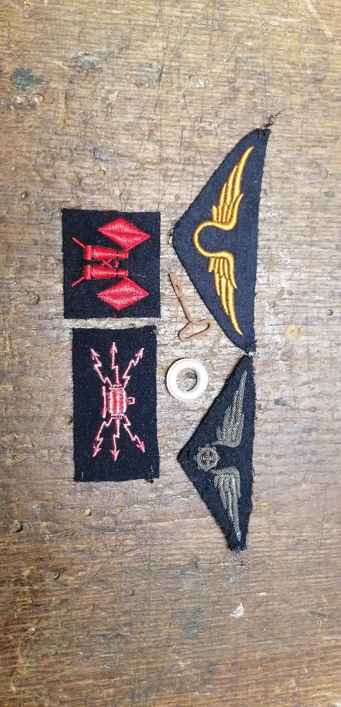 Lot insignes militaire WW2 Indochine, Enlèvement ou Envoi