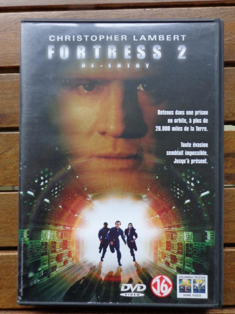 )))  Fortress 2  //  Réincarcération   (((, À partir de 16 ans, Enlèvement ou Envoi, Comme neuf, Science-Fiction