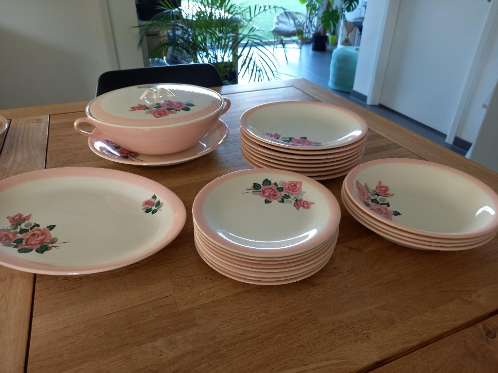 Boch rosita pastel rand en roosjes borden schotels terrine, Ophalen