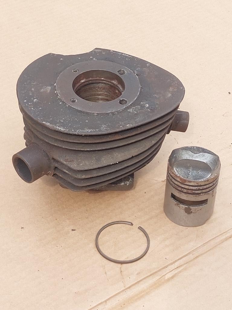 ILO MG 125 cc motor cilinder en zuiger MG125 oldtimer 52.94, Ophalen of Verzenden